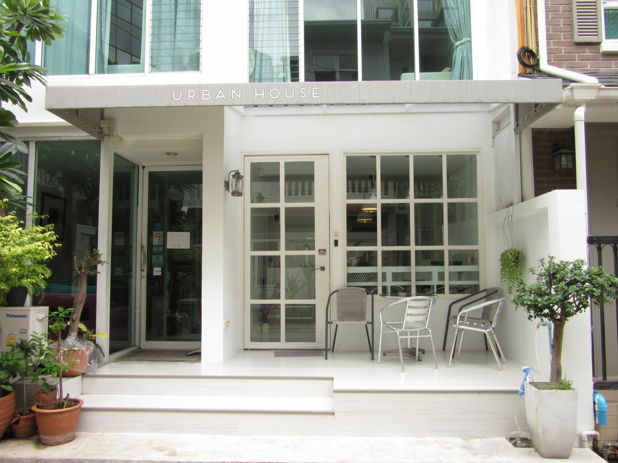 Urban House Hotel Bangkok Exterior foto