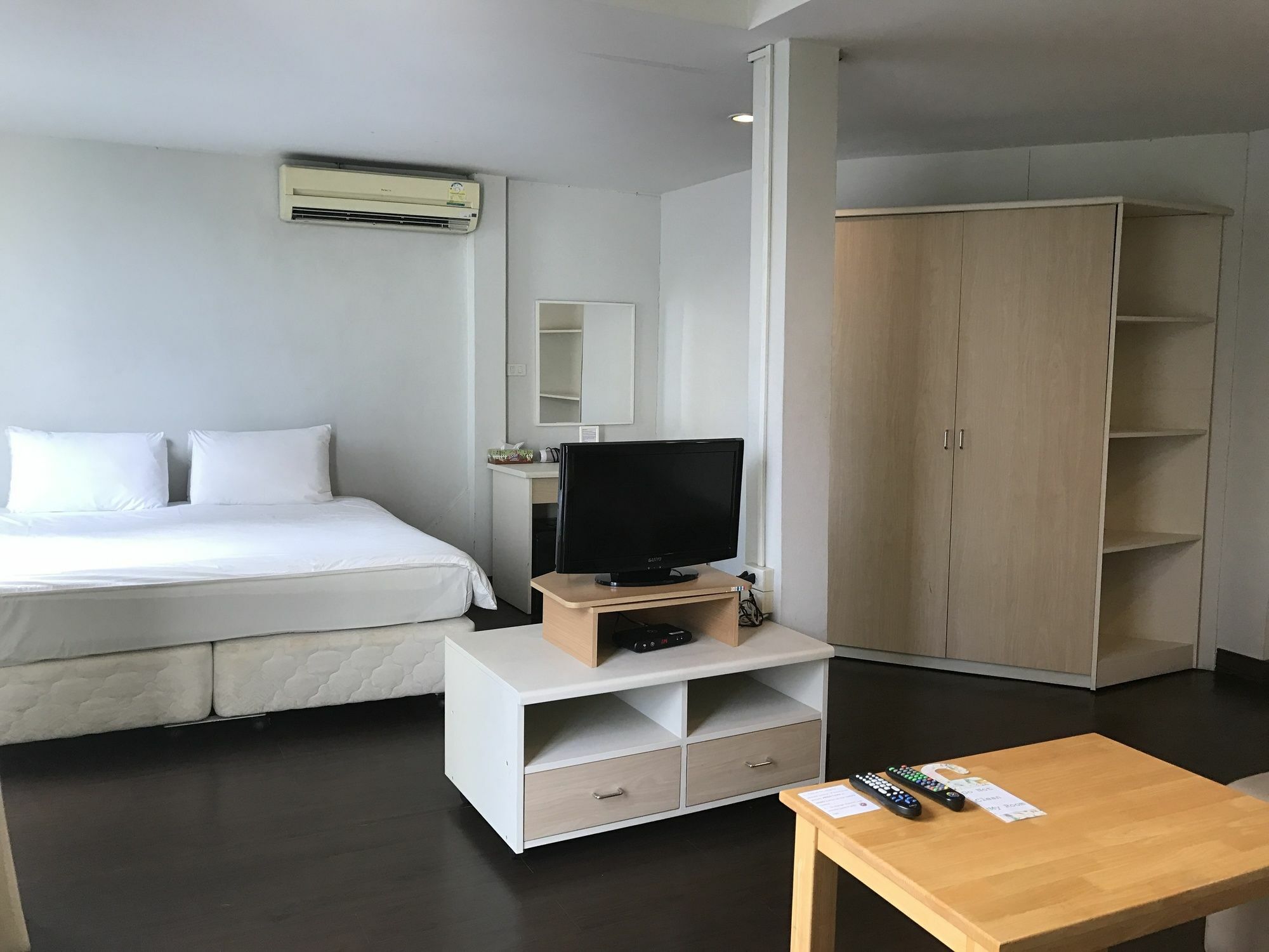 Urban House Hotel Bangkok Exterior foto
